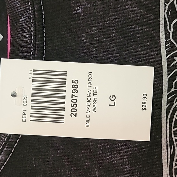 Magician Tarot Tee - Picture 3 of 3